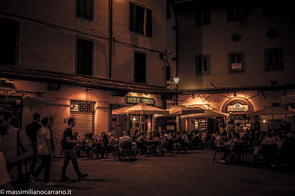 Piazza della sala un sabato sera